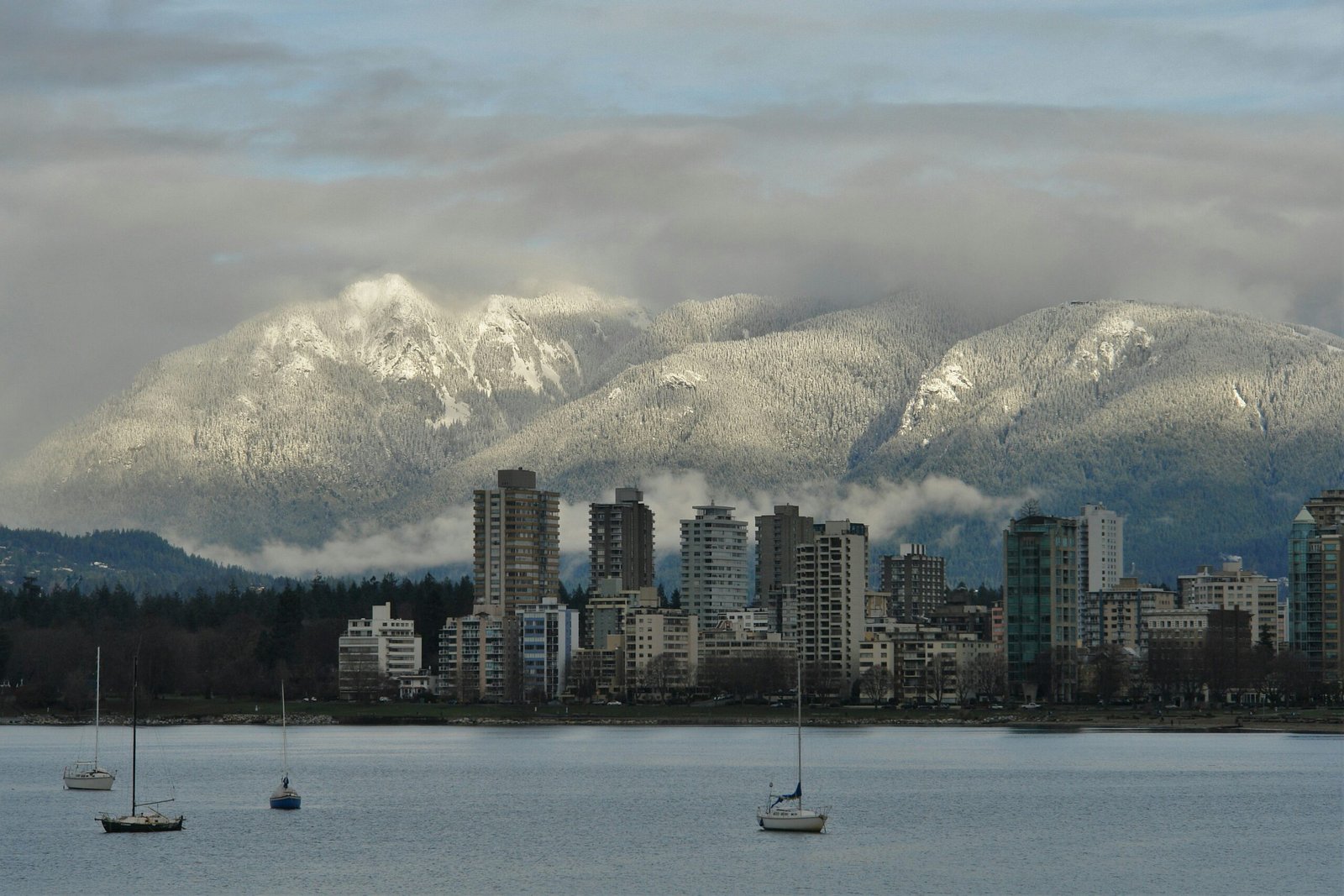 Vancouver skyline with mountains in background
