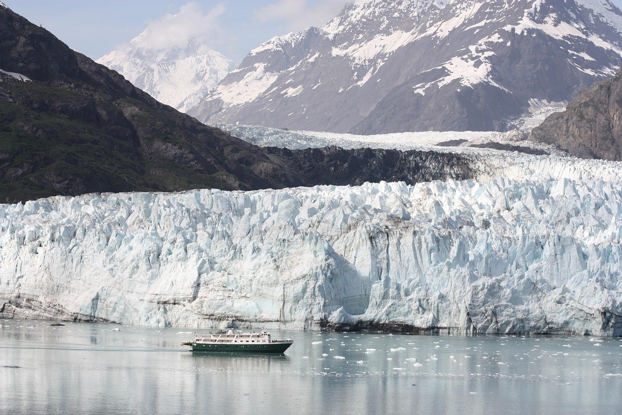 Glacier Bay National Park with cruise ship viewing massive glaciers and wildlife