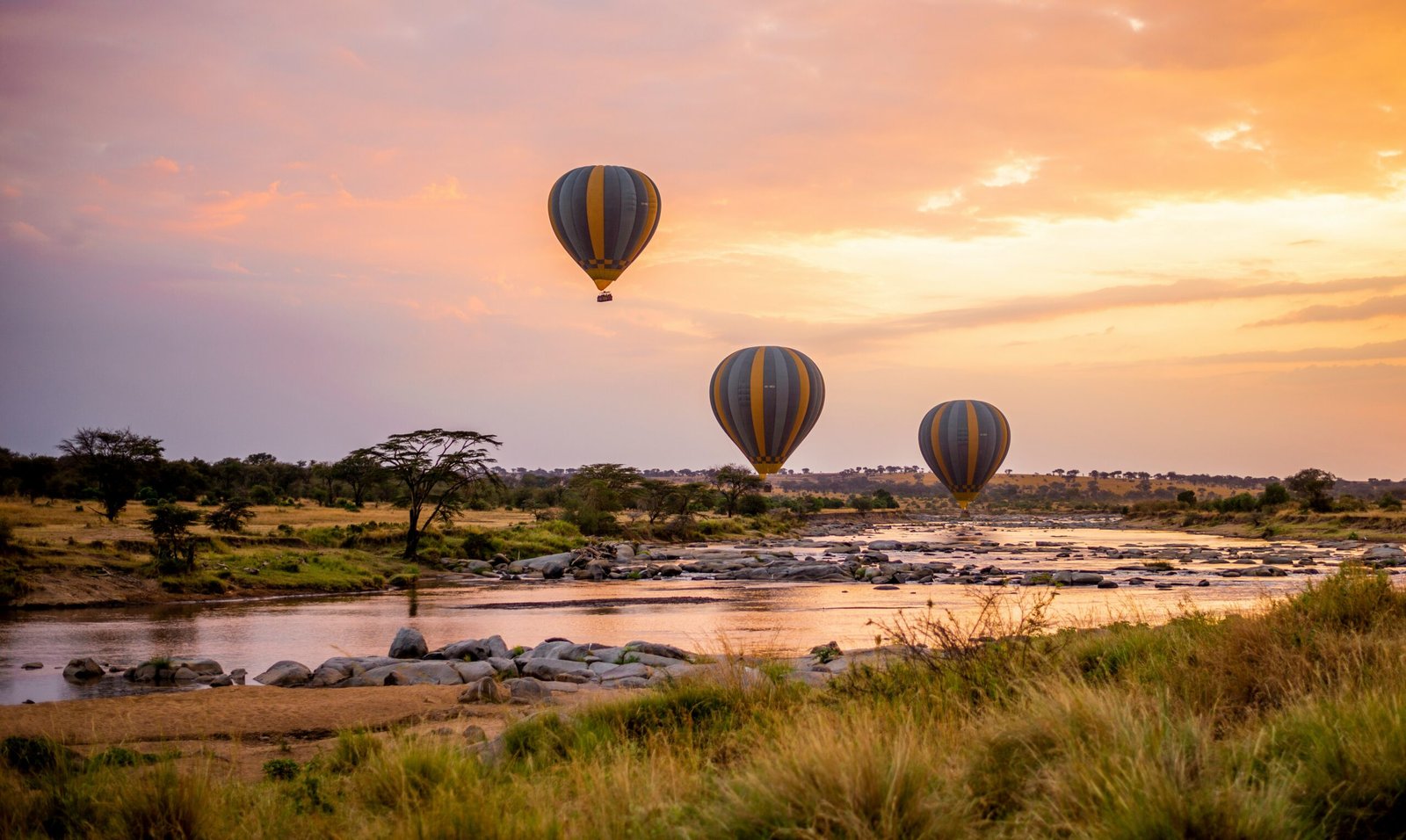 Luxury tented camp overlooking the endless Serengeti plains